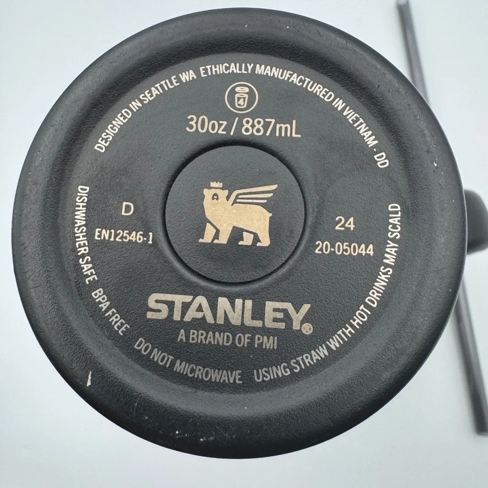Stanley Quencher H2.0 FlowState Tumbler 30oz Matte Black Stainless Steel Mug - Picture 3 of 5